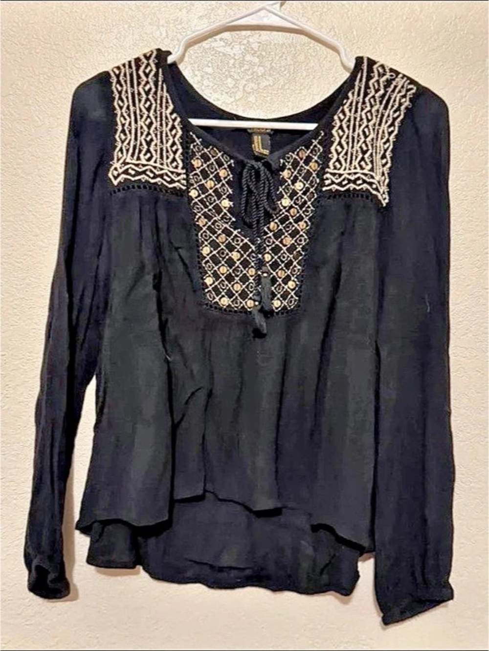 Forever 21 Embroidered Long Sleeve Blouse in Black Size Medium